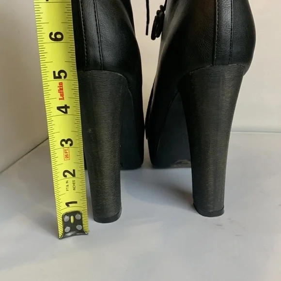 Breckelle's Lace Up Wooden Chunky High Heel Ankle Boot Bootie Size 9.5 - Picture 6 of 11